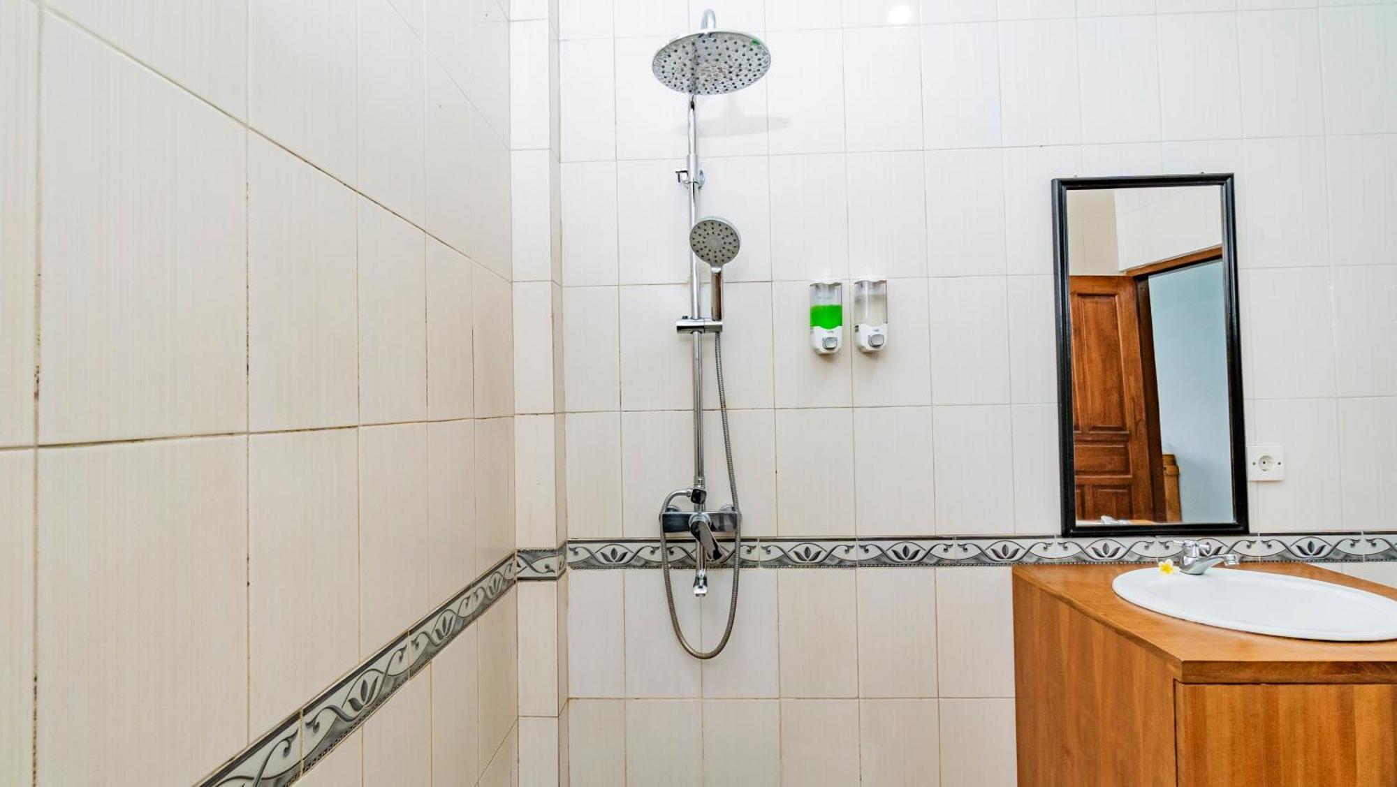 Esty House Otel Ubud Dış mekan fotoğraf